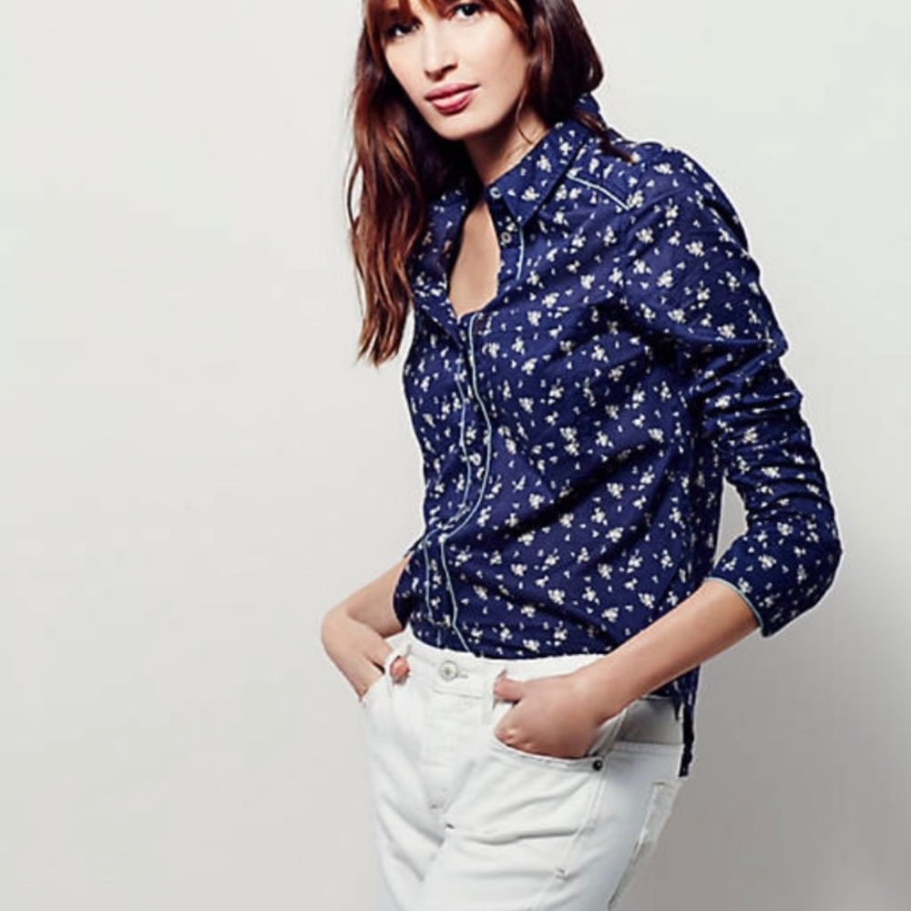 Free People Where Are You Printed Buttondown Shirt in Navy Mini Floral S NWOT